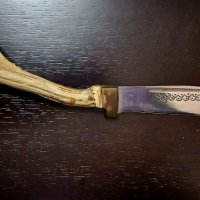 Ръчно направен нож с дръжка от еленски рог, снимка 1 - Колекции - 37438166