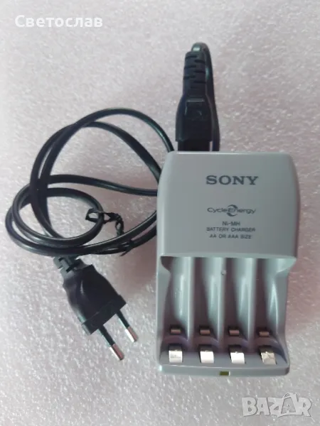 Зарядно устройство Sony BCG-34HLD за 4 AA/AAA батерии, снимка 1