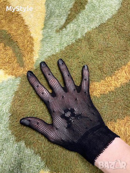 ГОЛЯМО намаление - Италиански ръкавици + обеци на същия дизайнер, снимка 1