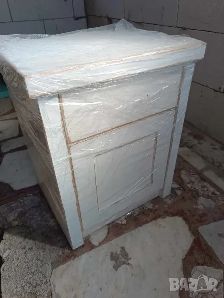Дървено нощно шкафче, снимка 1