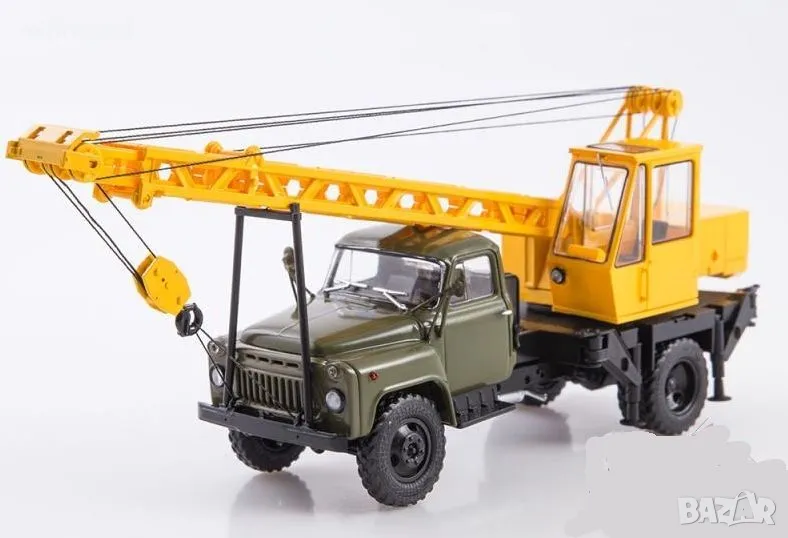 ГАЗ-53 КС-1562Б автокран - мащаб 1:43 на Авто История моделът е нов в кутия, снимка 1