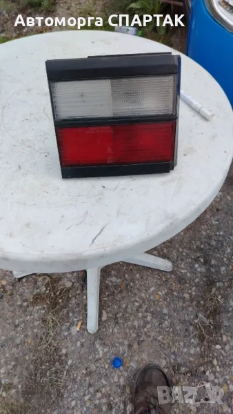 Ляв вътрешен стоп VW Passat B3 комби (1989-1993г.) ляв стоп заден капак / 333 945 107 / 333945107, снимка 1