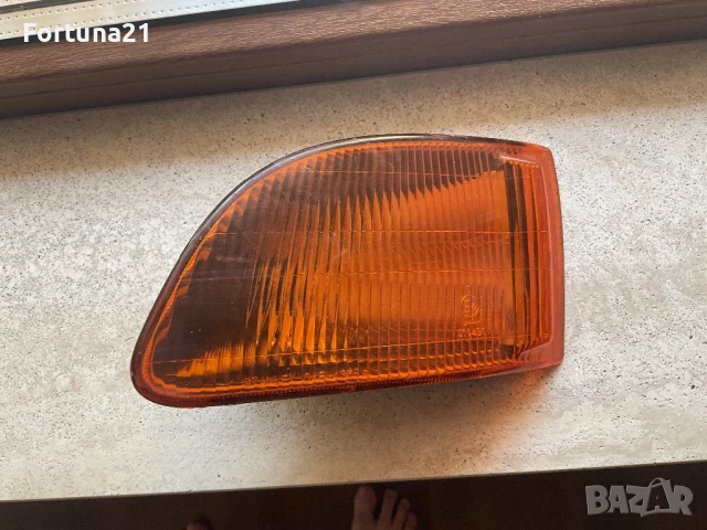 Mitsubishi Lancer / Galant - десен мигач