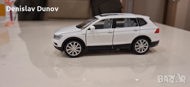 VW Tiguan 1:32 с отваряеми врати, капак, светещи фарове и стопове, снимка 3 - Коли, камиони, мотори, писти - 51210502