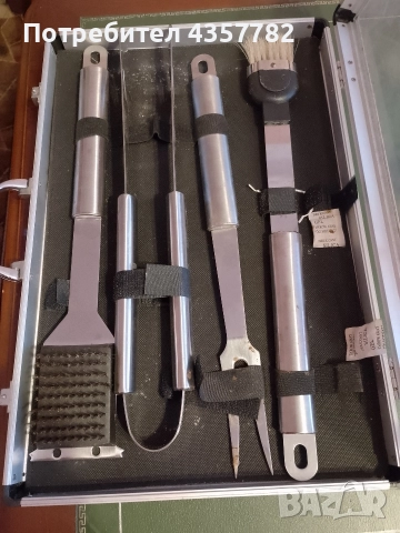 Комплект за барбекю в куфар , снимка 2 - Прибори за хранене, готвене и сервиране - 52722526