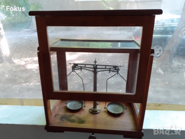 Стара българска лабораторна, лекарска, аптекарска везна, снимка 4 - Антикварни и старинни предмети - 51497913