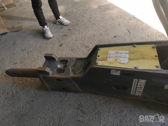 Хидравличен чук за багер Mustang HM 1300, снимка 2 - Индустриална техника - 52605213