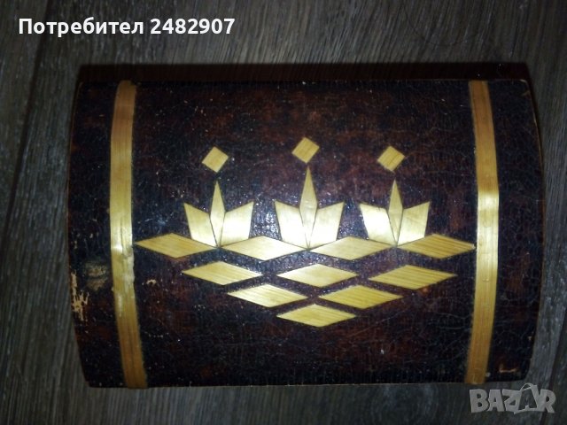 Стара антикварна кутийка 