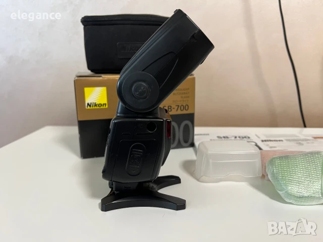 Светкавица Nikon SB-700, снимка 3 - Светкавици, студийно осветление - 50490260