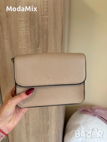 Бежова малка дамска чанта – като нова