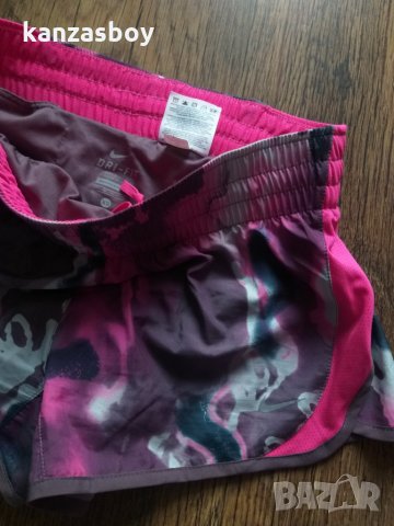 Nike - страхотни дамски шорти КАТО НОВИ, снимка 6 - Спортни екипи - 33070348
