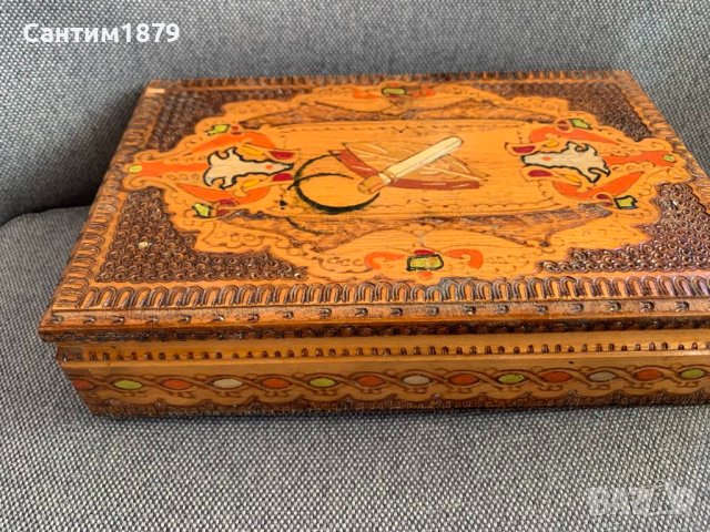 Българска дървена пирографирана етно кутия за цигари-9, снимка 1 - Антикварни и старинни предмети - 43996296