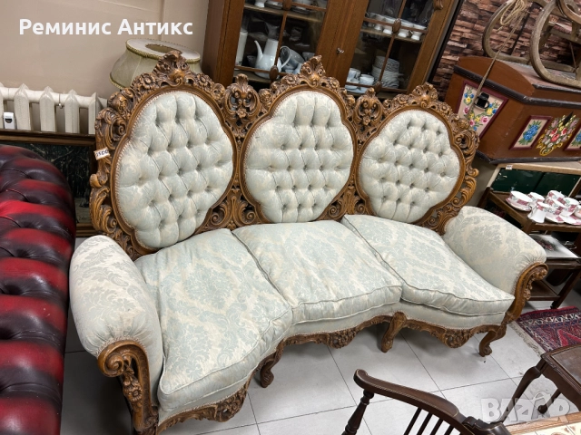 Троен диван стил Барок произведен в Англия., снимка 3 - Дивани и мека мебел - 45286674