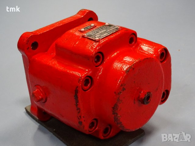 хидравлична помпа Г12-23А, снимка 3 - Резервни части за машини - 33340552