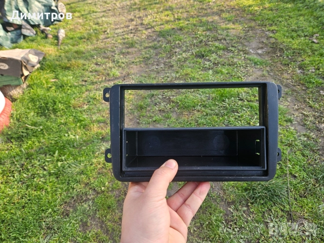 Golf 5/6,Passat 6,Jetta,Caddy 3 и др. Адапторна Рамка за авто радио 1 дин., снимка 2 - Части - 52912817