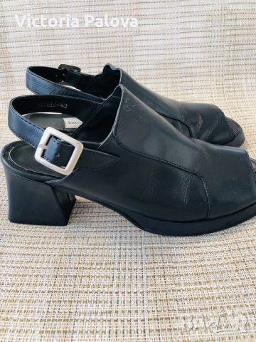 Модерни груби сандали LAURA BERG