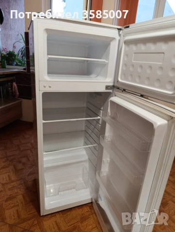 Хладилник с горен фризер CROWN DF 275A