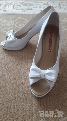 Нови Бели отворени обувки токчета на панделка естествена кожа, снимка 6 - Дамски обувки на ток - 32827113