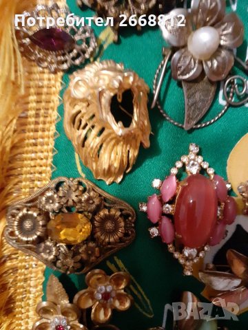 Брошки, снимка 6 - Колиета, медальони, синджири - 28785186