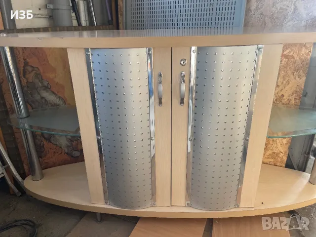 Шкаф, снимка 2 - Шкафове - 48949183