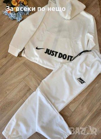 Nike Дамски Бял Спортен Комплект🔝Дамски Спортен Екип В Бял Цвят Найк Код I_21, снимка 2 - Спортни екипи - 52101607