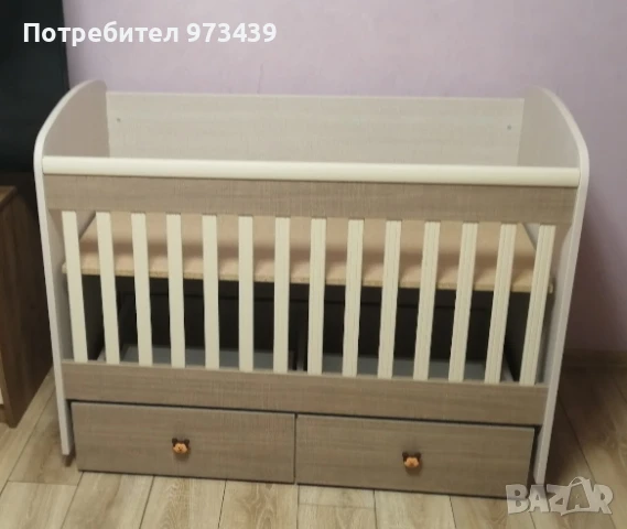 Детска дървена кошара с двулицев матрак към нея 