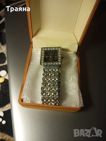 Стилен дамски часовник на марката Gucci със забележка , снимка 6 - Дамски - 52996656