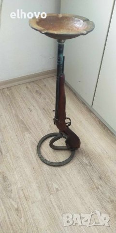 Декоративен пистолет пепелник, снимка 3 - Антикварни и старинни предмети - 43829331
