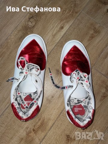 Love Moschino, Кожени спортни обувки със сърцевидна апликация, Бял/Червен, снимка 13 - Дамски ежедневни обувки - 34741732