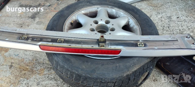 Спойлер трети стоп Mercedes C220 W203 комби - 50лв, снимка 2 - Части - 50533558