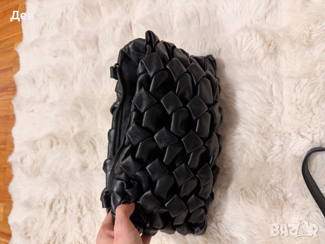 Черна чанта, снимка 2 - Чанти - 52967992