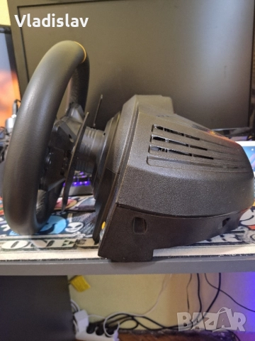 Волан Thrustmaster TX Racing Wheel Leather + Thrustmaster TH8S Shifter, снимка 2 - Джойстици и геймпадове - 51988945