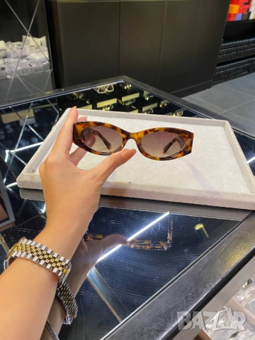 очила с черен обикновен калъф и ув защита miu miu louis vuitton, снимка 5 - Слънчеви и диоптрични очила - 51440784