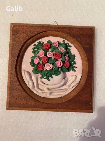 Малка дървена картина изработена от пластелин 