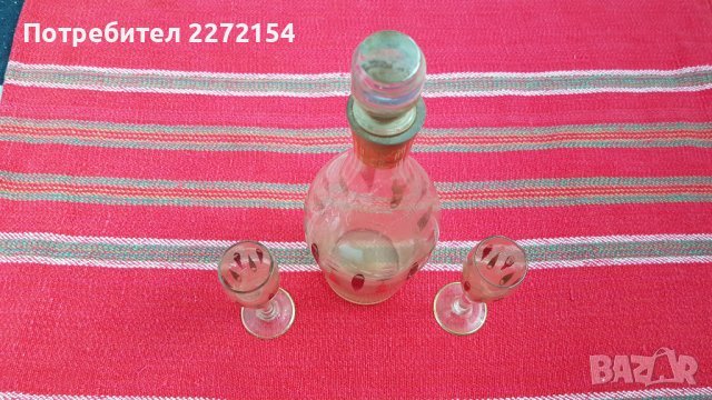 Гарафа бутилка с 2 чаши , снимка 1 - Антикварни и старинни предмети - 43381289