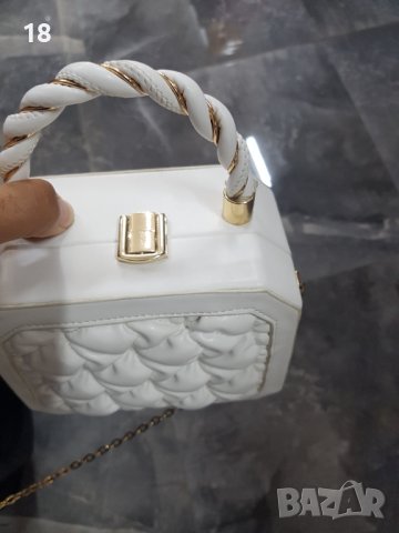 Дамска чанта, снимка 5 - Чанти - 40299426