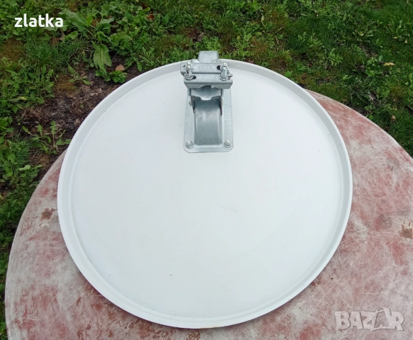 Сателитна чиния/АНТЕНА/65см с LNB и стойка, снимка 2 - Приемници и антени - 52678473