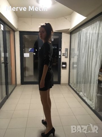 Малка дизайнерска черна кожена рокля внос от Италия , снимка 2 - Рокли - 26268969