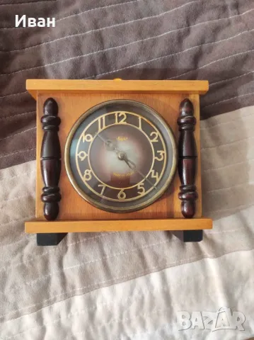 Настолен часовник Маяк