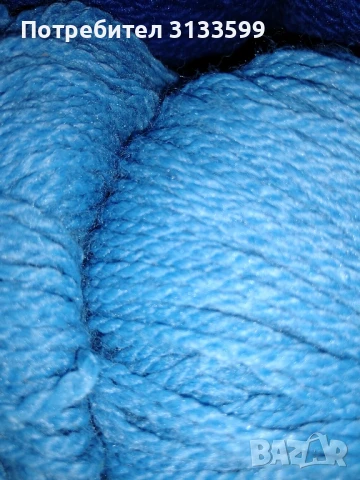 Синя и тъмночервена дебела вълнена прежда; "Жива" вълнена прежда; Три цвята х 50 г, снимка 2 - Други стоки за дома - 46415528