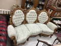 Троен диван стил Барок произведен в Англия., снимка 3