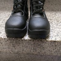 Работни обувки , снимка 2 - Мъжки боти - 43974895