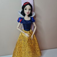 Оригинална кукла Снежанка и седемте джуджета - чупещи стави - Дисни Стор Disney Store, снимка 7 - Кукли - 39147634
