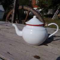 Стар емайлиран чайник #11, снимка 1 - Антикварни и старинни предмети - 26843513
