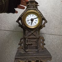 Много стар антикварен каминен часовник ,порцеланов циферблат ,нужна му е профилактика ,сверяването с, снимка 1 - Антикварни и старинни предмети - 36583407