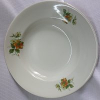 Порцеланови чинии, снимка 3 - Чинии - 44113150