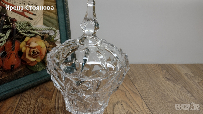 Голяма захарница или бонбониера с капак, кристалин., снимка 1
