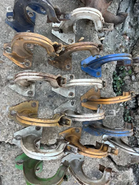 Панти преден капак Лада 2103.2106.1500.1600, снимка 1