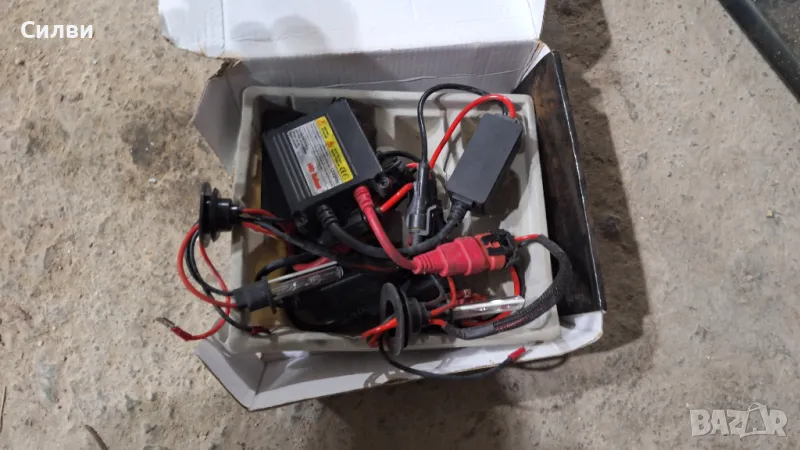 Ксенон пълен комплект за автомобил крушки кабели букси и 3 запалки крепежни елементи и преходи, снимка 1