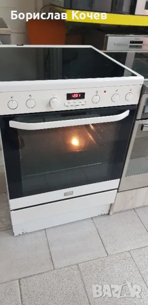 Печка с индукционни котлони ELECTROLUX , снимка 1